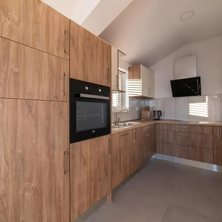With A Parking Space Kastel Kambelovac, - 23397 Apartman Kastela