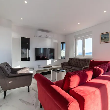 With A Parking Space Kastel Kambelovac, - 23397 Apartman