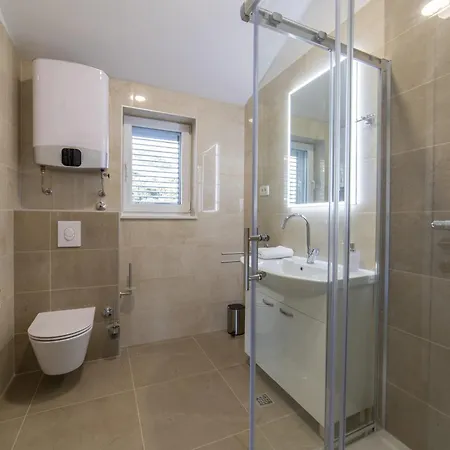 With Parking Space Kastel Kambelovac, - 23397 *