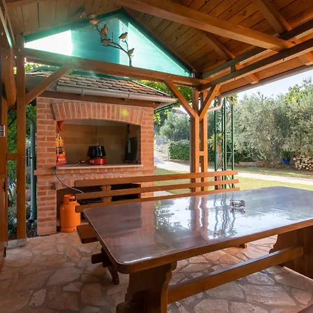 With Parking Space Kastel Kambelovac, - 23397 * Kaštela