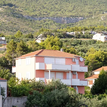 With A Parking Space Kastel Kambelovac, - 23397 Apartman *